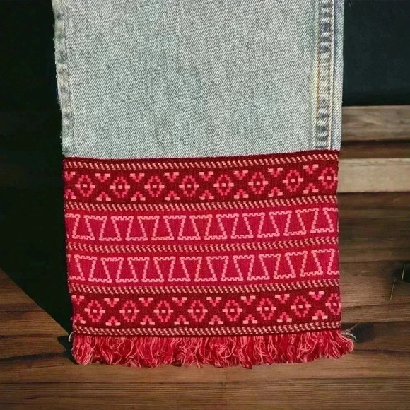 guess Vintage RARE Women's Light Wash Size 30 Jeans with Maroon Fringed Bottoms - Picture 2 of 5